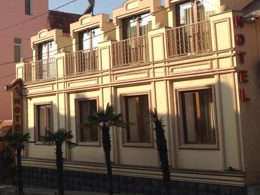 Danisimo Hotel Tbilisi Esterno foto