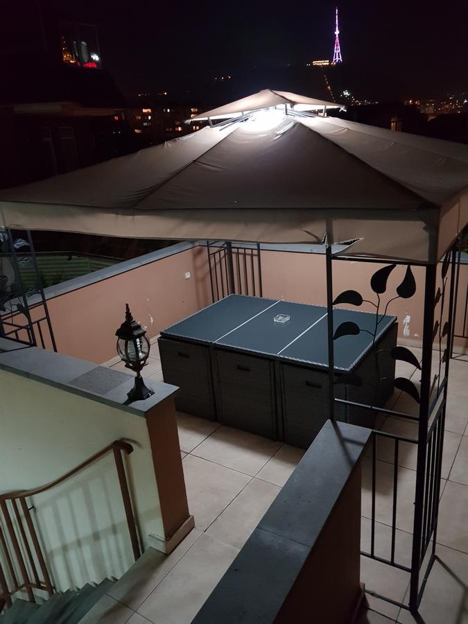Danisimo Hotel Tbilisi Esterno foto