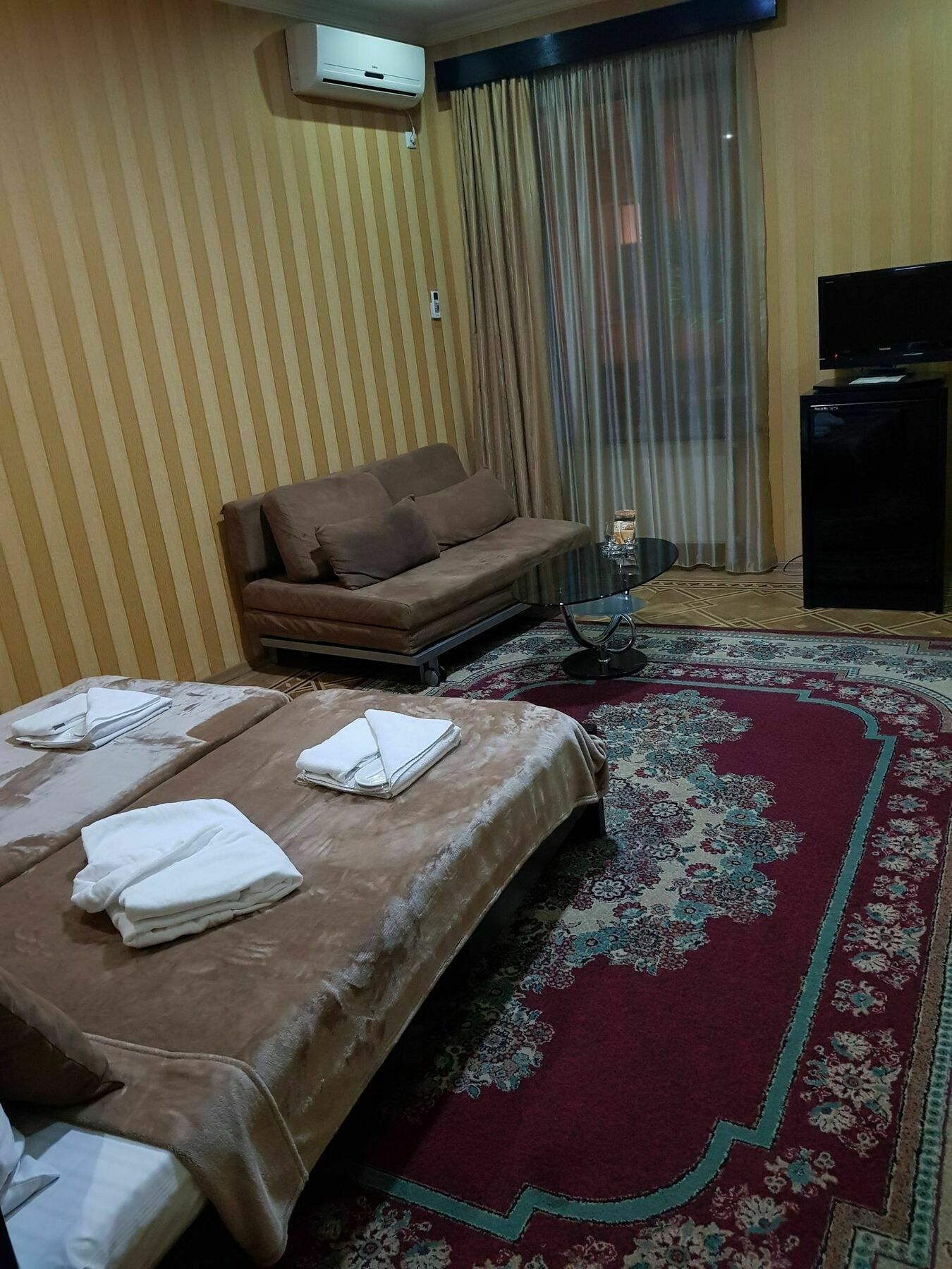 Danisimo Hotel Tbilisi Esterno foto