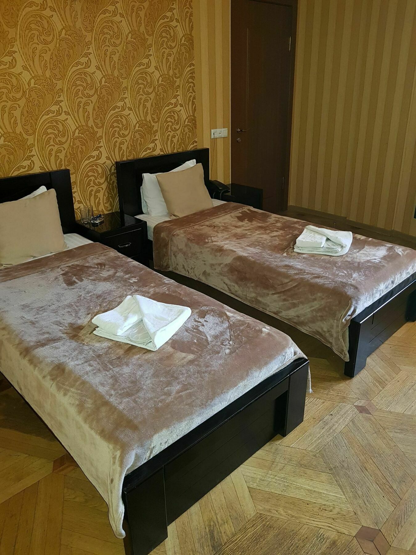 Danisimo Hotel Tbilisi Esterno foto